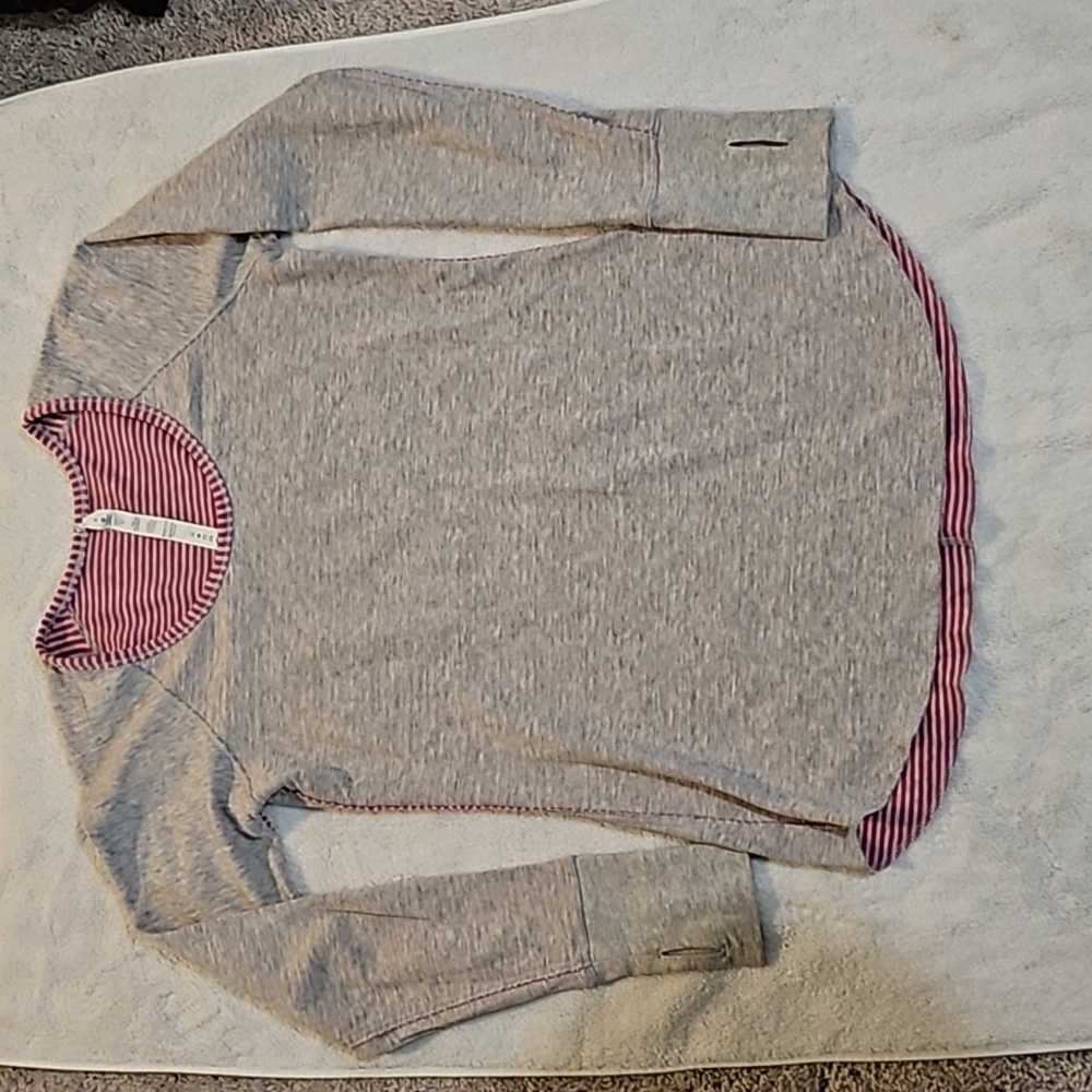Lululemon top.